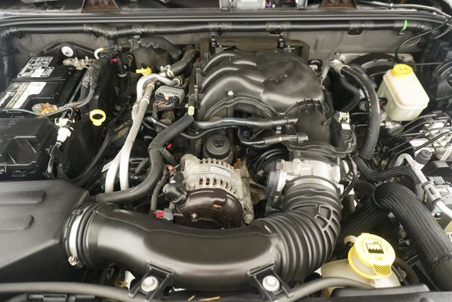 2013 Jeep Wrangler Unlimited 4WD 4dr Sahara - 23017142 - 27