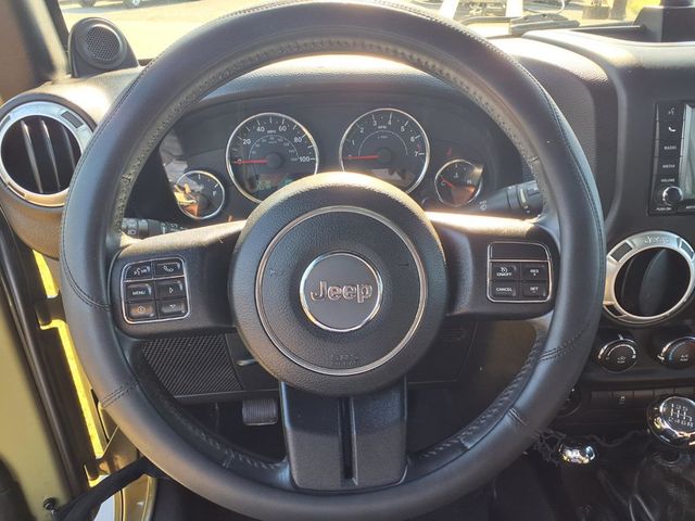 2013 Jeep Wrangler Unlimited 4WD 4dr Sahara - 23078278 - 10