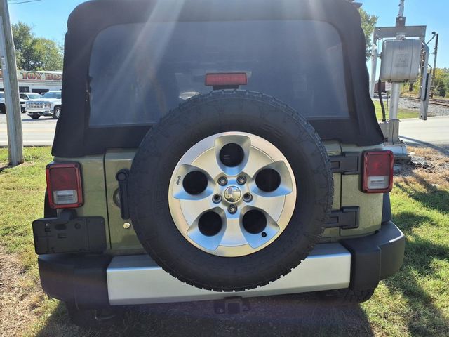 2013 Jeep Wrangler Unlimited 4WD 4dr Sahara - 23078278 - 15