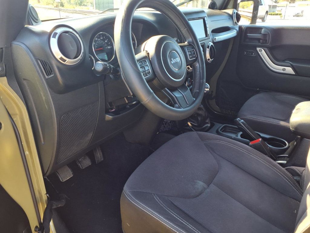 2013 Jeep Wrangler Unlimited 4WD 4dr Sahara - 23078278 - 4