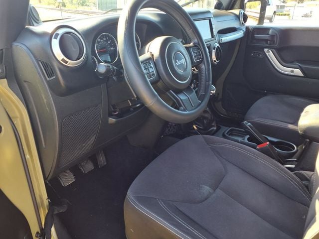 2013 Jeep Wrangler Unlimited 4WD 4dr Sahara - 23078278 - 4
