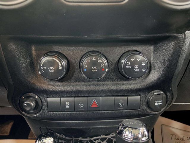 2013 Jeep Wrangler Unlimited 4WD 4dr Sahara - 22951790 - 28