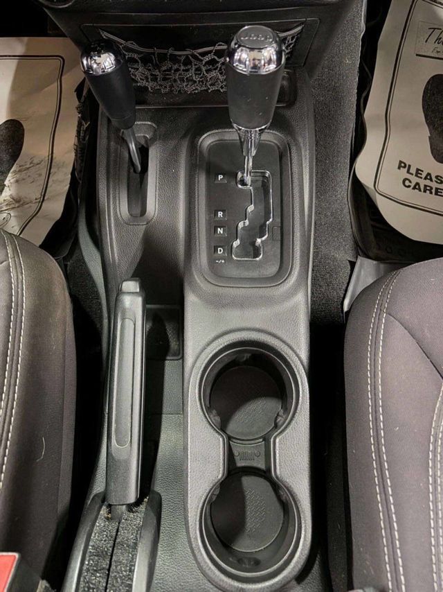 2013 Jeep Wrangler Unlimited 4WD 4dr Sahara - 22951790 - 29