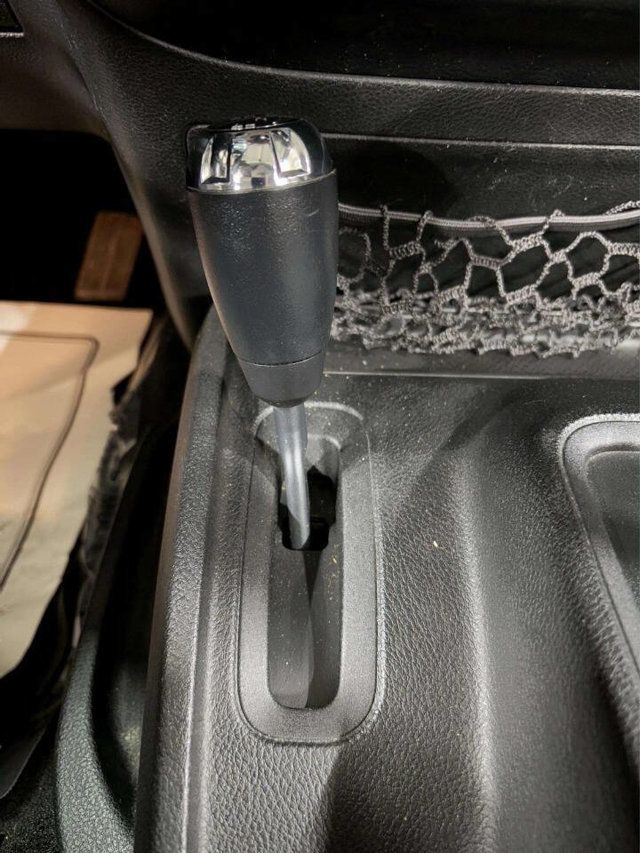 2013 Jeep Wrangler Unlimited 4WD 4dr Sahara - 22951790 - 31