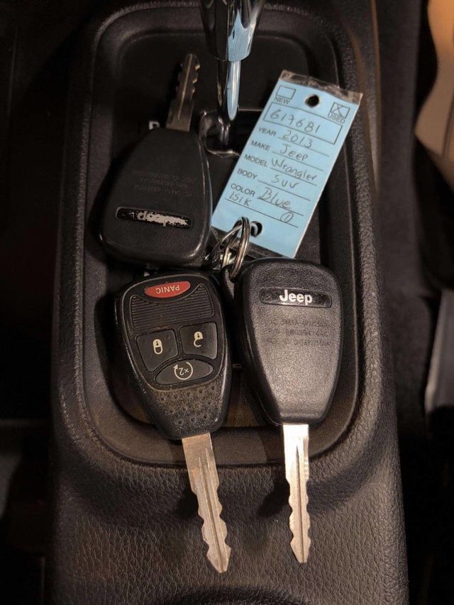 2013 Jeep Wrangler Unlimited 4WD 4dr Sahara - 22951790 - 44