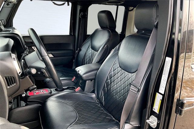 2013 Jeep Wrangler Unlimited 4WD 4dr Sahara - 22966979 - 9