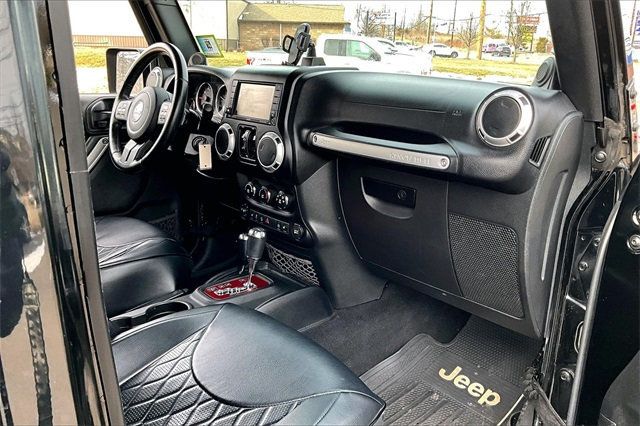 2013 Jeep Wrangler Unlimited 4WD 4dr Sahara - 22966979 - 12