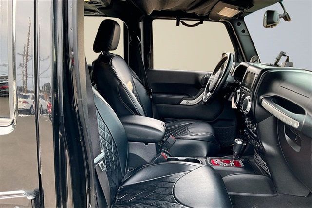 2013 Jeep Wrangler Unlimited 4WD 4dr Sahara - 22966979 - 13