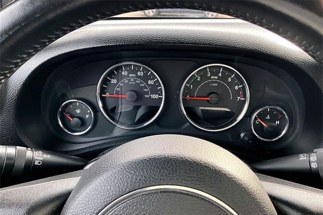 2013 Jeep Wrangler Unlimited 4WD 4dr Sahara - 22966979 - 23