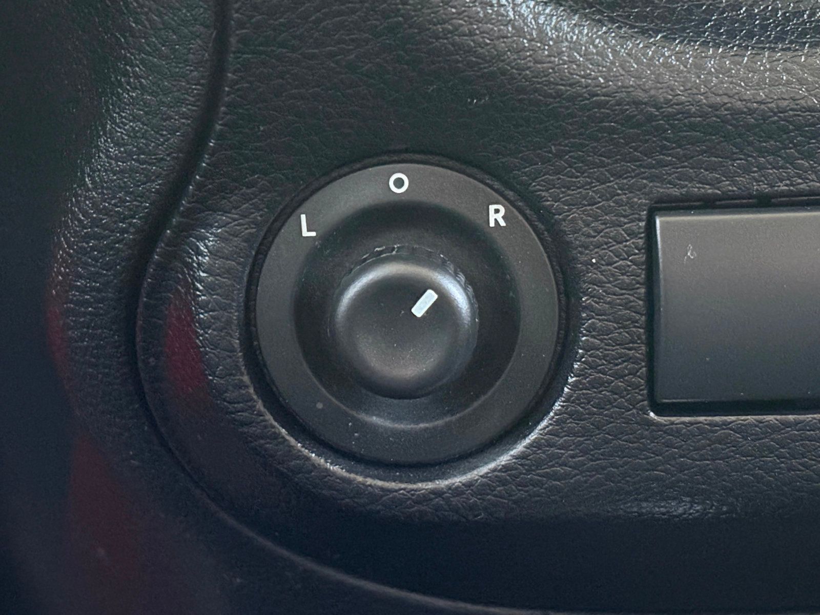 2013 Jeep Wrangler Unlimited Sahara photo 18