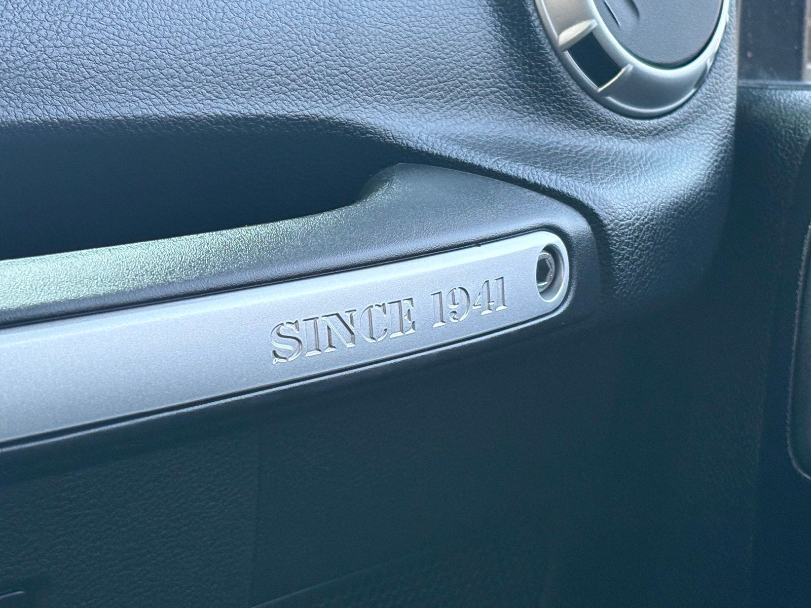 2013 Jeep Wrangler Unlimited Sahara photo 19