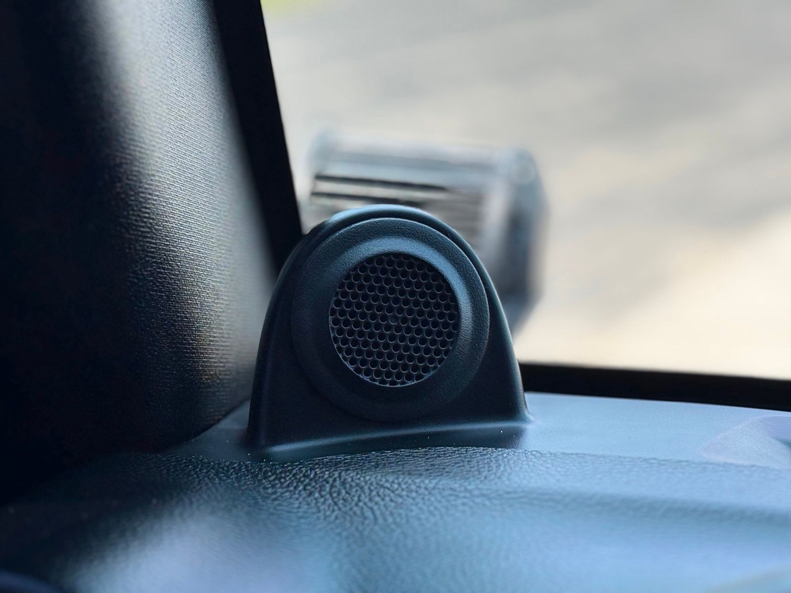 2013 Jeep Wrangler Unlimited Sahara photo 20