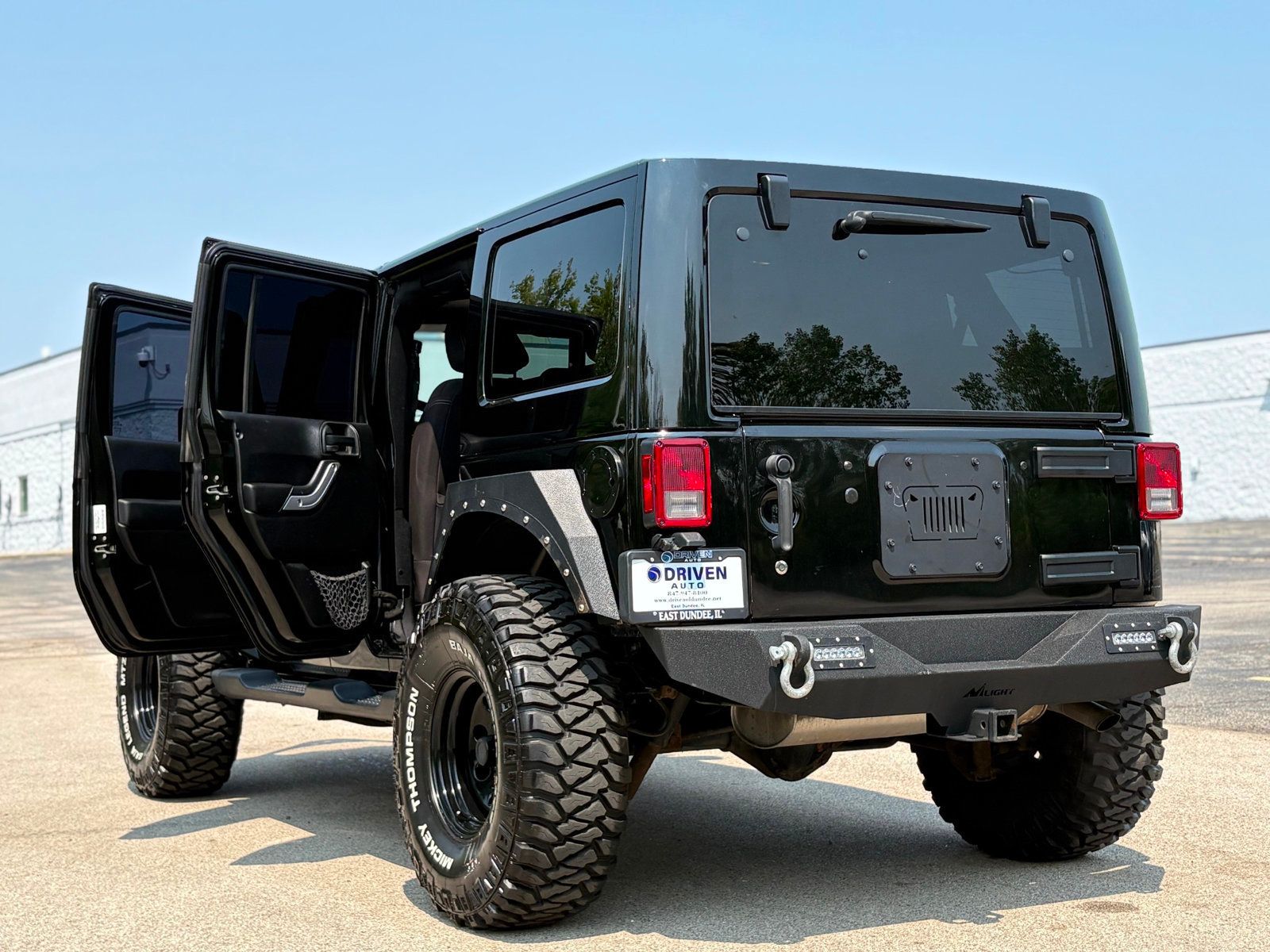 2013 Jeep Wrangler Unlimited Sahara photo 21