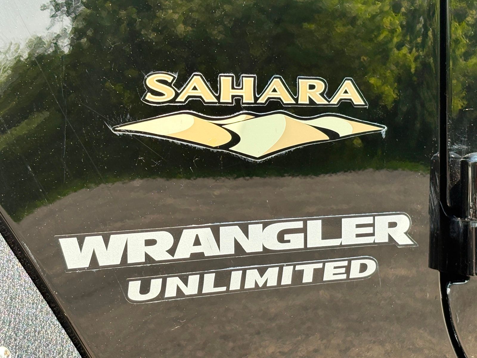 2013 Jeep Wrangler Unlimited Sahara photo 22