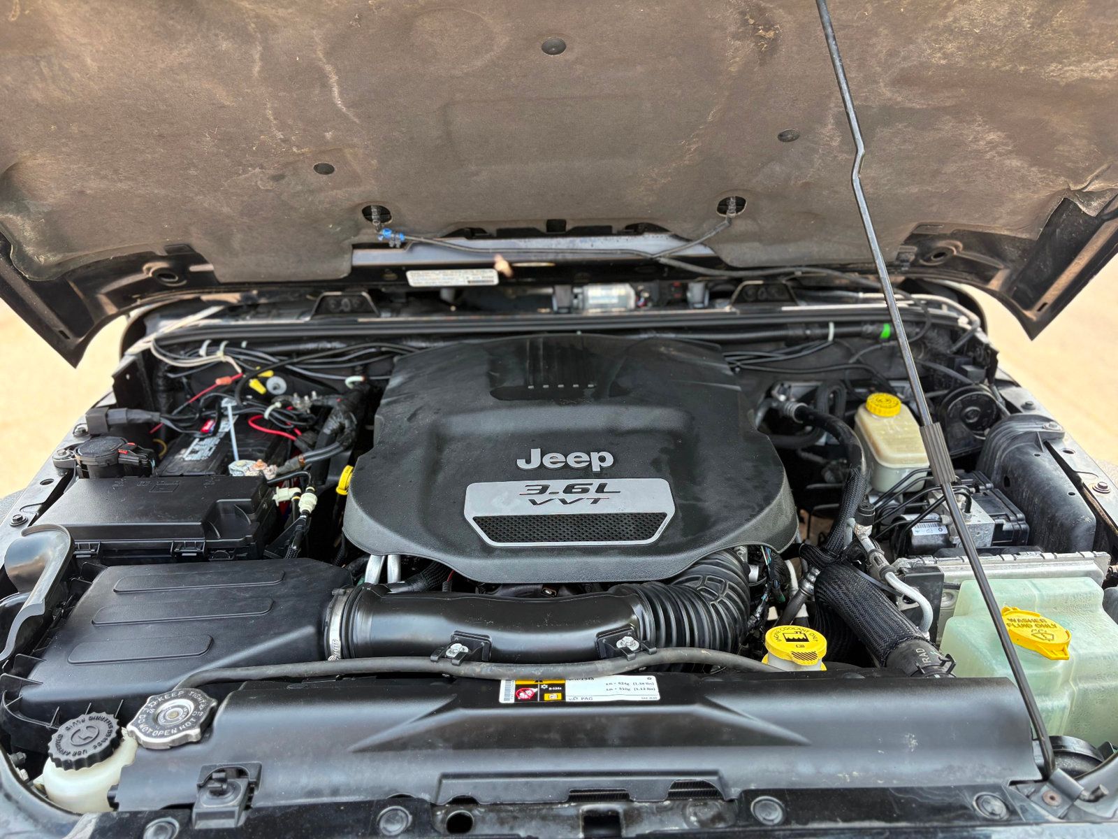 2013 Jeep Wrangler Unlimited Sahara photo 24