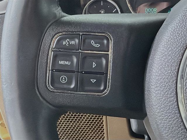 2013 Jeep Wrangler Unlimited 4WD 4dr Sahara - 22987098 - 9