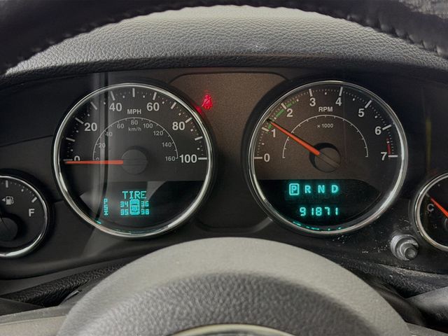 2013 Jeep Wrangler Unlimited 4WD 4dr Sahara - 22987098 - 11