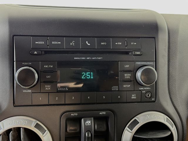 2013 Jeep Wrangler Unlimited 4WD 4dr Sahara - 22987098 - 12