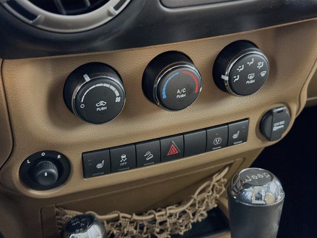 2013 Jeep Wrangler Unlimited 4WD 4dr Sahara - 22987098 - 13