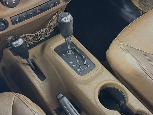 2013 Jeep Wrangler Unlimited 4WD 4dr Sahara - 22987098 - 14