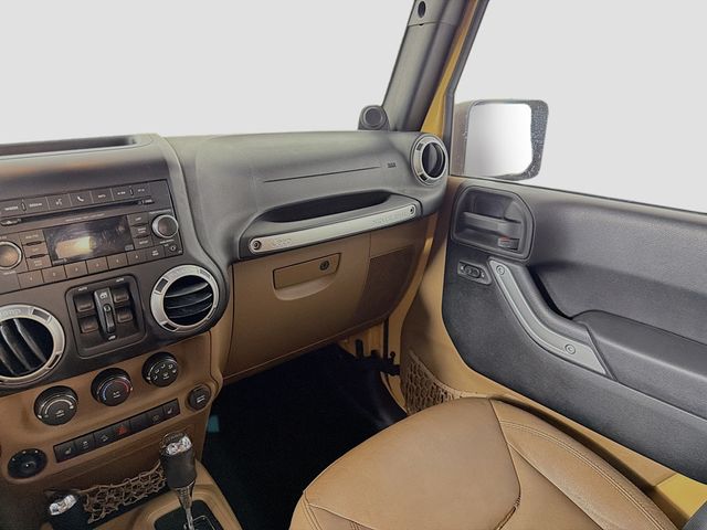 2013 Jeep Wrangler Unlimited 4WD 4dr Sahara - 22987098 - 21