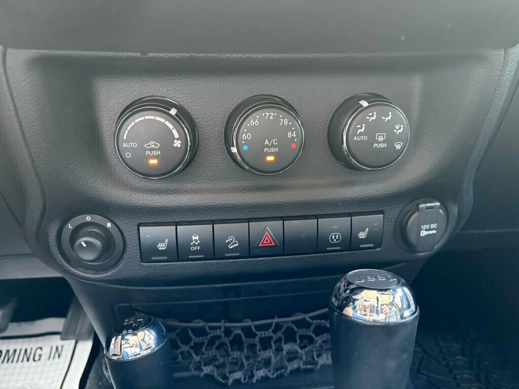 2013 Jeep Wrangler Unlimited 4WD 4dr Sahara - 23047036 - 21