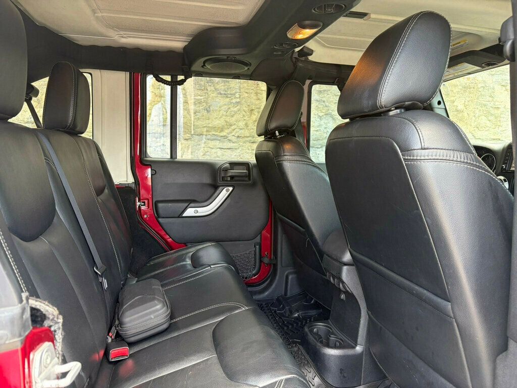 2013 Jeep Wrangler Unlimited 4WD 4dr Sahara - 23047036 - 26