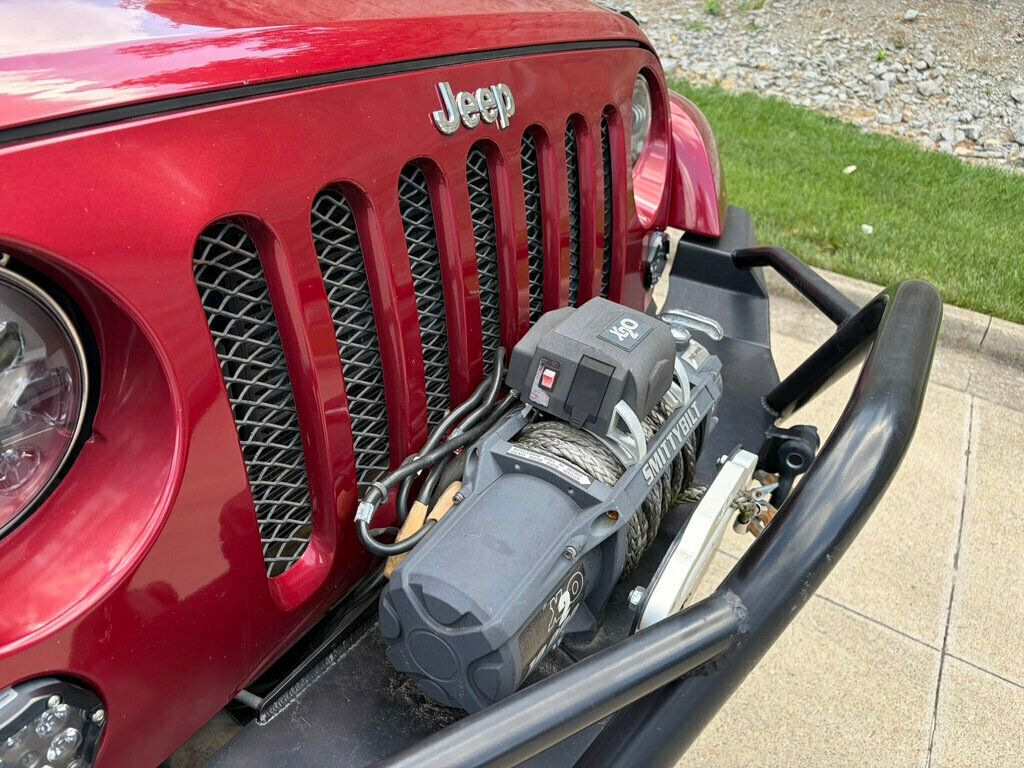 2013 Jeep Wrangler Unlimited 4WD 4dr Sahara - 23047036 - 30
