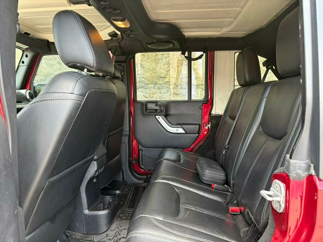2013 Jeep Wrangler Unlimited 4WD 4dr Sahara - 23047036 - 35