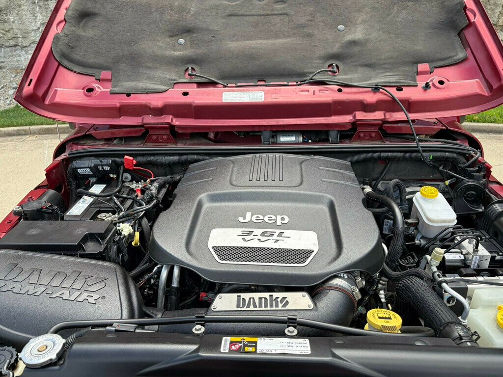 2013 Jeep Wrangler Unlimited 4WD 4dr Sahara - 23047036 - 41