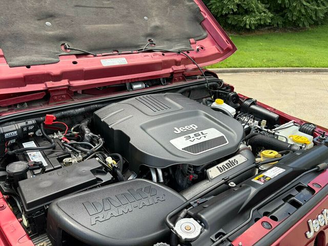 2013 Jeep Wrangler Unlimited 4WD 4dr Sahara - 23047036 - 43