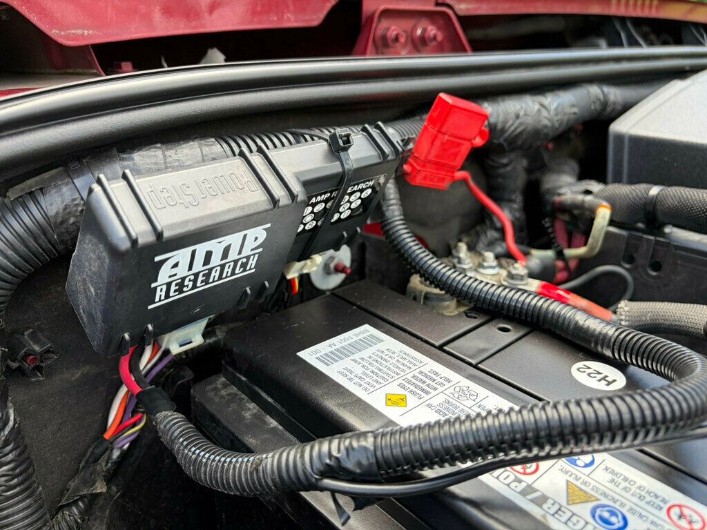 2013 Jeep Wrangler Unlimited 4WD 4dr Sahara - 23047036 - 44