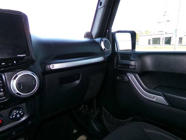 2013 Jeep Wrangler Unlimited 4WD 4dr Sahara - 22942033 - 9