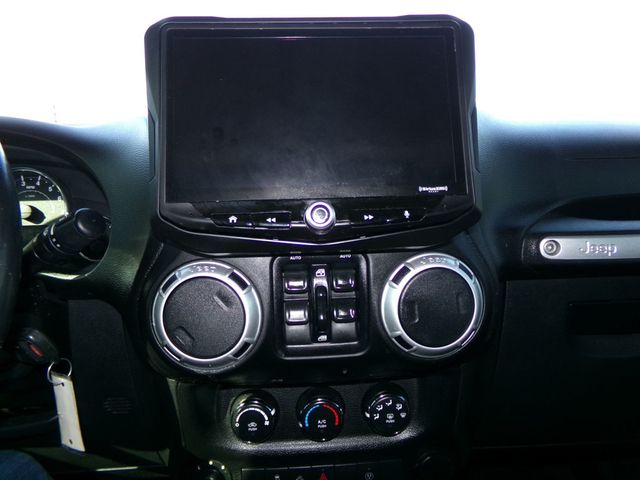 2013 Jeep Wrangler Unlimited 4WD 4dr Sahara - 22942033 - 10