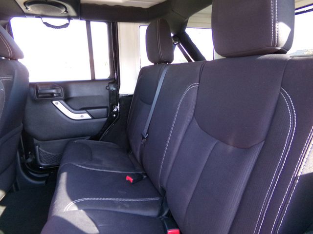 2013 Jeep Wrangler Unlimited 4WD 4dr Sahara - 22942033 - 12