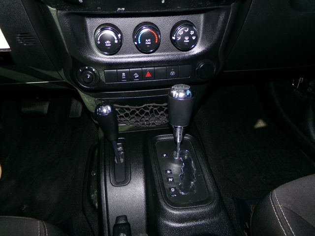 2013 Jeep Wrangler Unlimited 4WD 4dr Sahara - 22942033 - 8