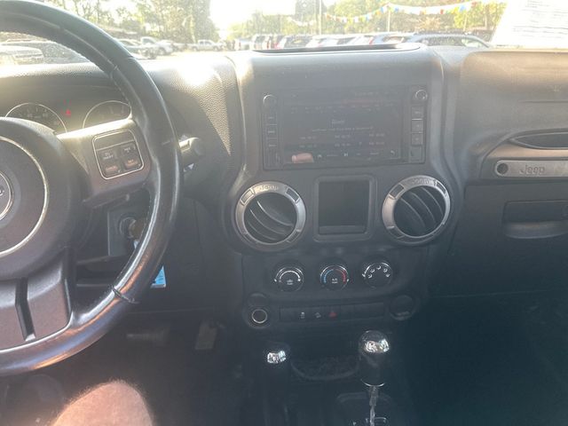2013 Jeep Wrangler Unlimited 4WD 4dr Sport - 23007909 - 9