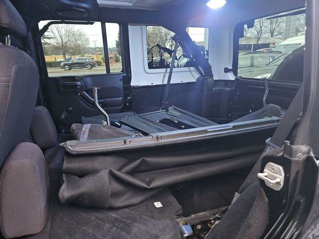 2013 Jeep Wrangler Unlimited 4WD 4dr Sport - 22986446 - 9