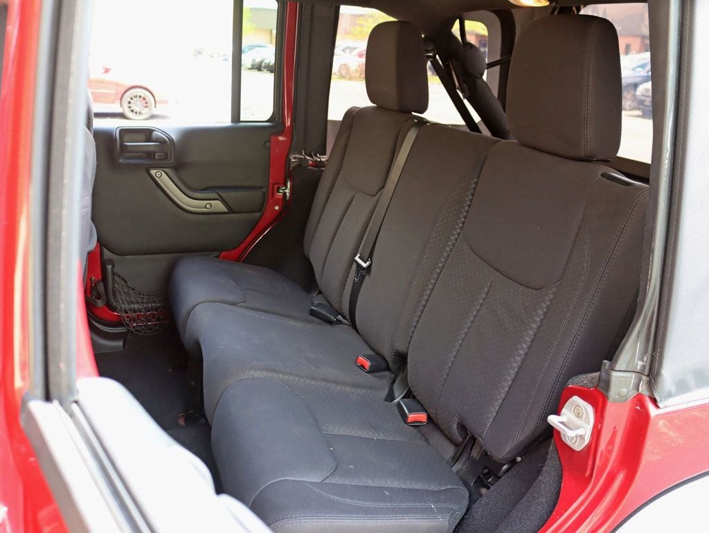 2013 Jeep Wrangler Unlimited 4WD 4dr Sport - 23019607 - 16