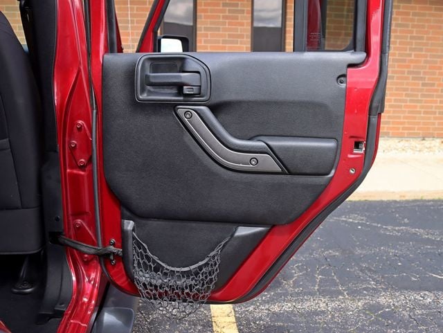 2013 Jeep Wrangler Unlimited 4WD 4dr Sport - 23019607 - 22