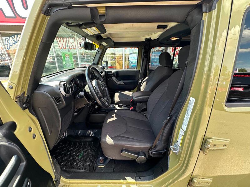 2013 Jeep Wrangler Unlimited 4WD 4dr Sport - 22875041 - 12