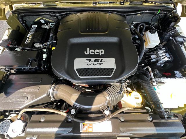 2013 Jeep Wrangler Unlimited 4WD 4dr Sport - 22875041 - 22