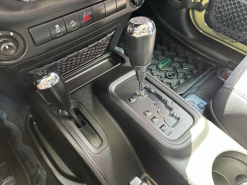 2013 Jeep Wrangler Unlimited 4WD 4dr Sport - 22875041 - 35