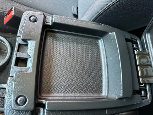 2013 Jeep Wrangler Unlimited 4WD 4dr Sport - 22875041 - 38