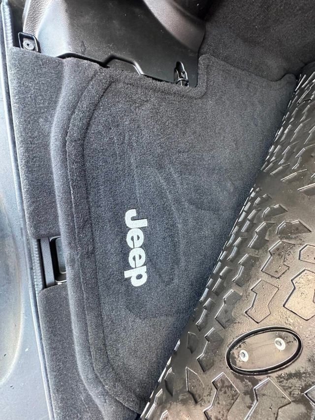 2013 Jeep Wrangler Unlimited 4WD 4dr Sport - 22875041 - 5