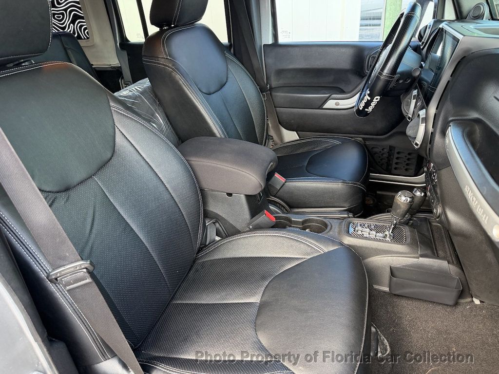 2013 Jeep Wrangler Unlimited 4WD Sahara - 23087828 - 9