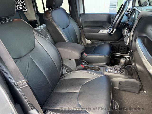 2013 Jeep Wrangler Unlimited 4WD Sahara - 23087828 - 9
