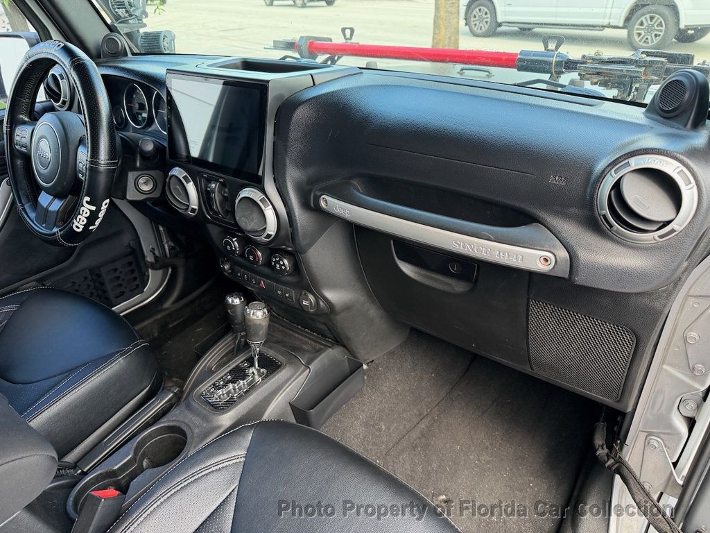 2013 Jeep Wrangler Unlimited 4WD Sahara - 23087828 - 10