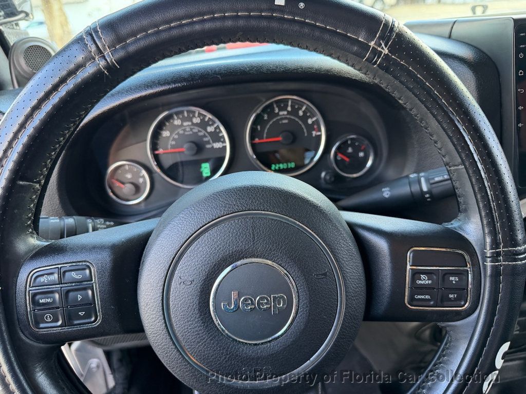 2013 Jeep Wrangler Unlimited 4WD Sahara - 23087828 - 12