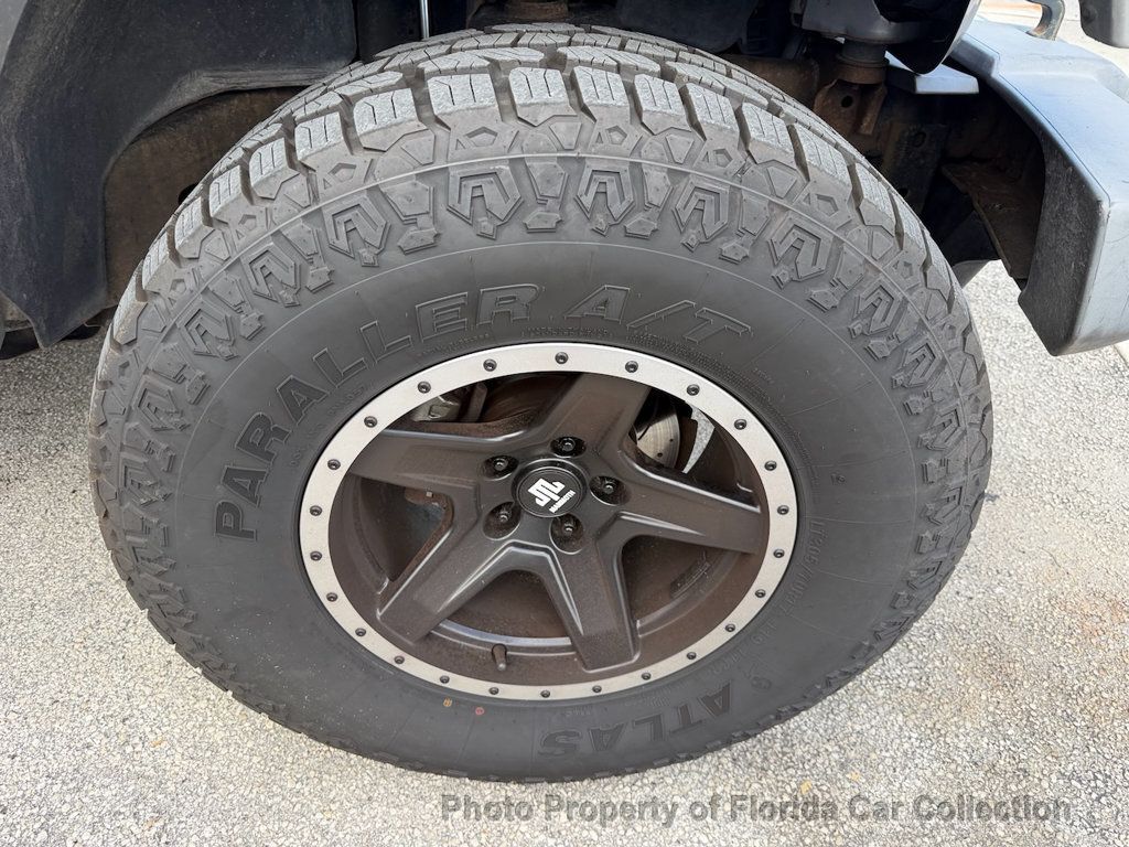 2013 Jeep Wrangler Unlimited 4WD Sahara - 23087828 - 17